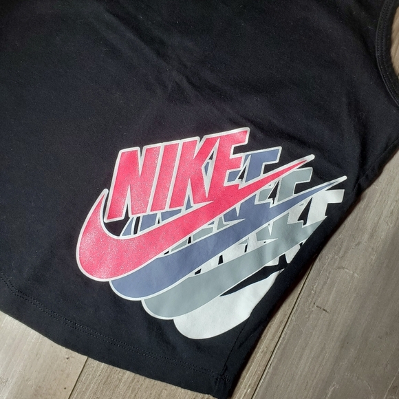 Nike Girl's Racerback Tank Top Shimmery Logo Graphic Size 4/5 NWOT - Picture 2 of 12